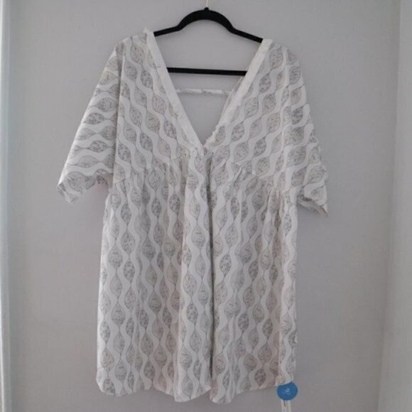 NWT White Beige Geometric Print Plunge Bathing Suit Cover Up Size Medium Pool - Picture 2 of 8